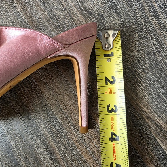 Lulus Sephoraa Rose Gold Satin Pearl Embellished Pointed Toe Mules Size 8.5 - Picture 7 of 8